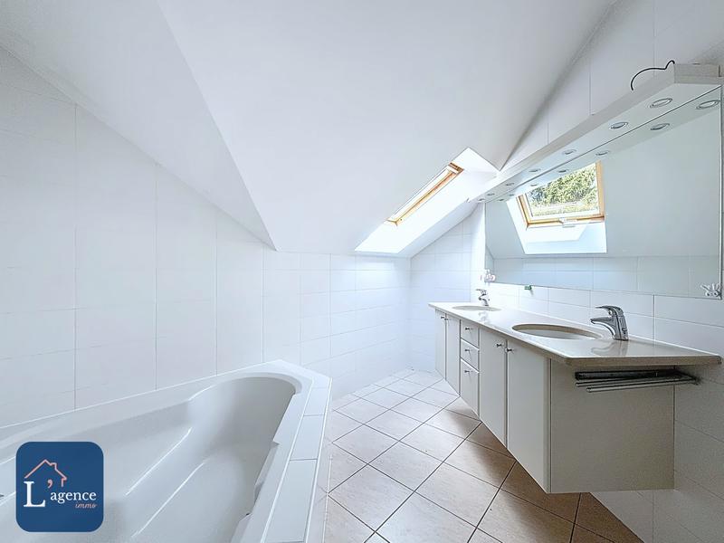 Maison - 258 m² - 8 pièces