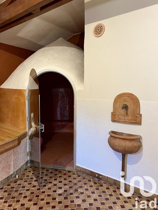 Maison - 215 m² - 7 pièces