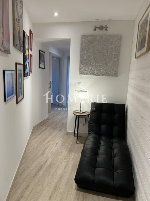 Maison - 232 m² - 7 pièces