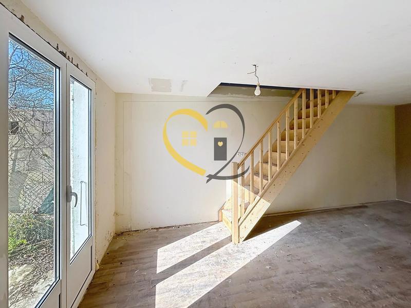 Maison - 240 m² - 5 pièces