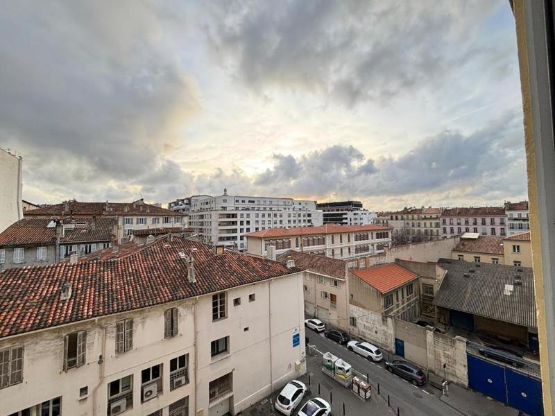 Studio - 57 m² - 1 pièce