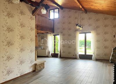 Maison - 210 m² - 8 pièces