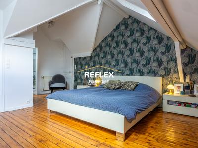 Maison - 280 m² - 9 pièces