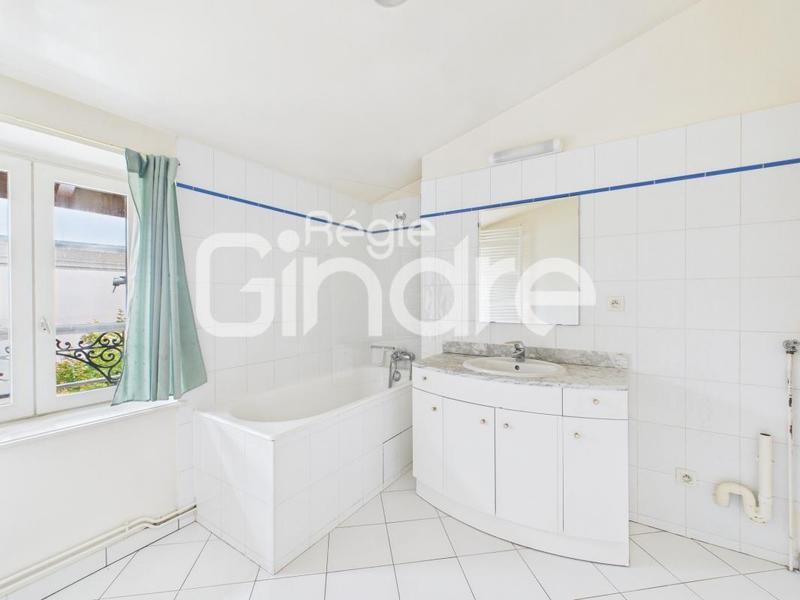 Appartement - 64 m² - 2 pièces