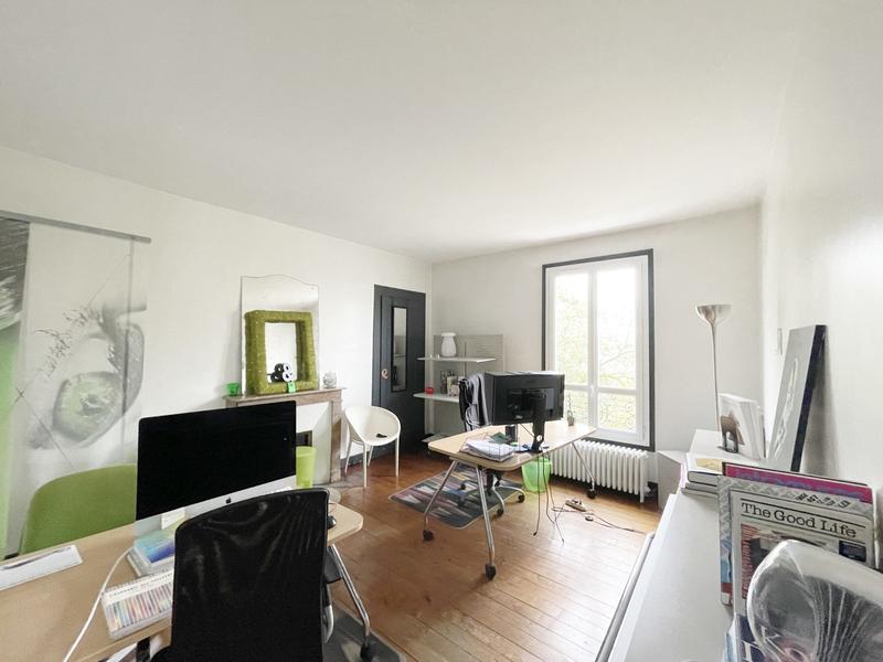Maison - 241 m² - 8 pièces