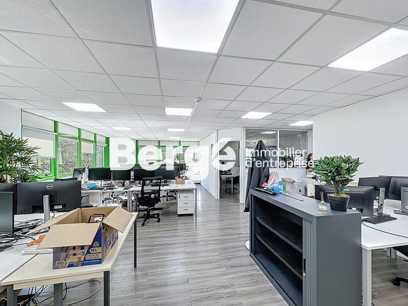 Bureau - 700 m²