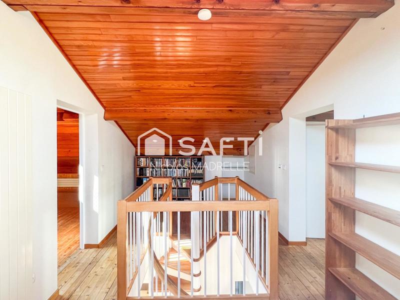 Maison - 200 m² - 7 pièces