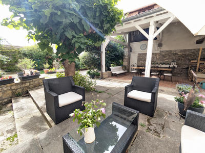 Maison - 307 m² - 16 pièces