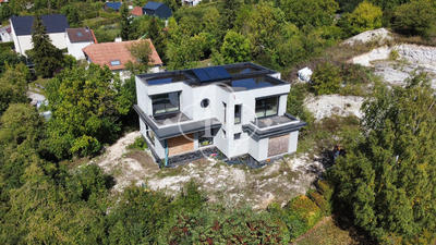 Maison - 145 m² - 6 pièces