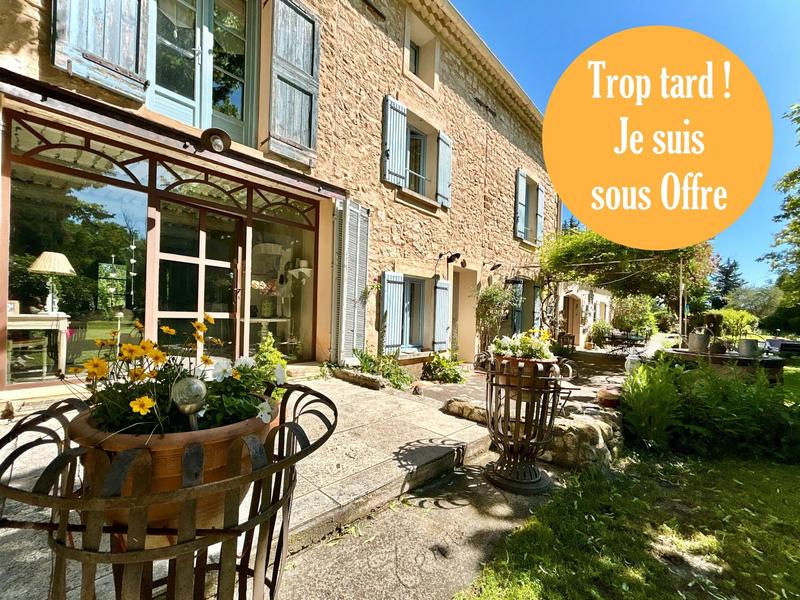 Maison - 280 m² - 8 pièces