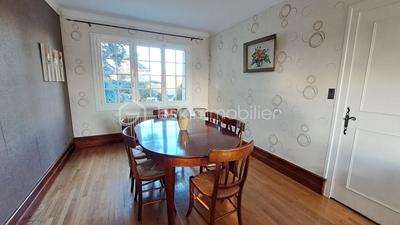 Maison - 160 m² - 8 pièces