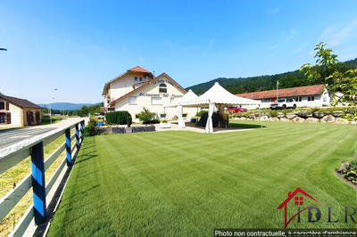 Fonds de commerce - Local commercial - 270 m²