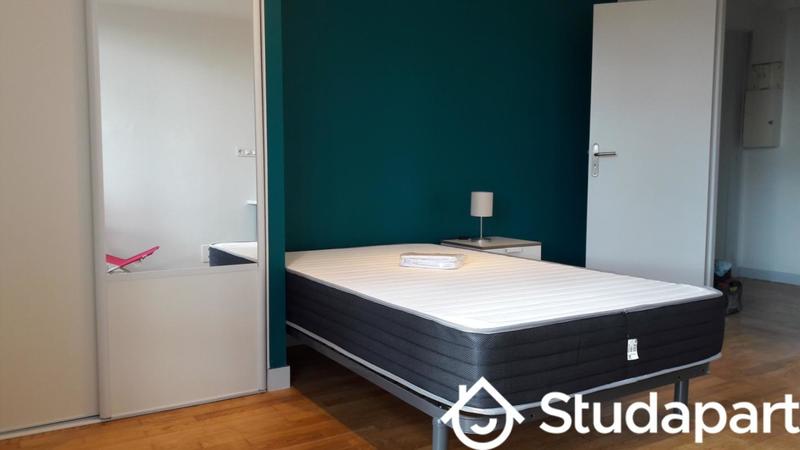 Chambre - 11 m² - 1 pièce