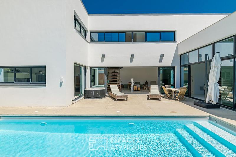 Maison d'architecte - 252 m² - 6 pièces