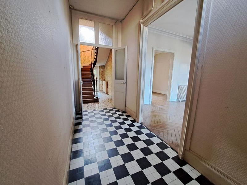 Maison - 191 m² - 8 pièces