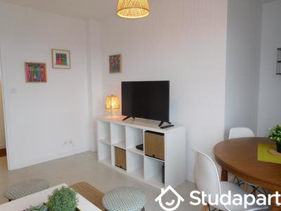 Chambre - 9 m² - 1 pièce