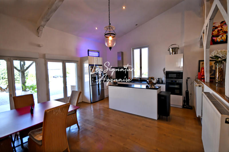 Maison - 230 m² - 5 pièces