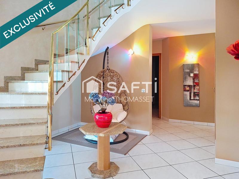 Maison - 295 m² - 8 pièces