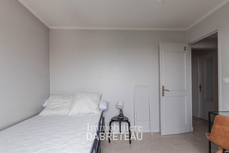 Chambre - 93 m² - 4 pièces
