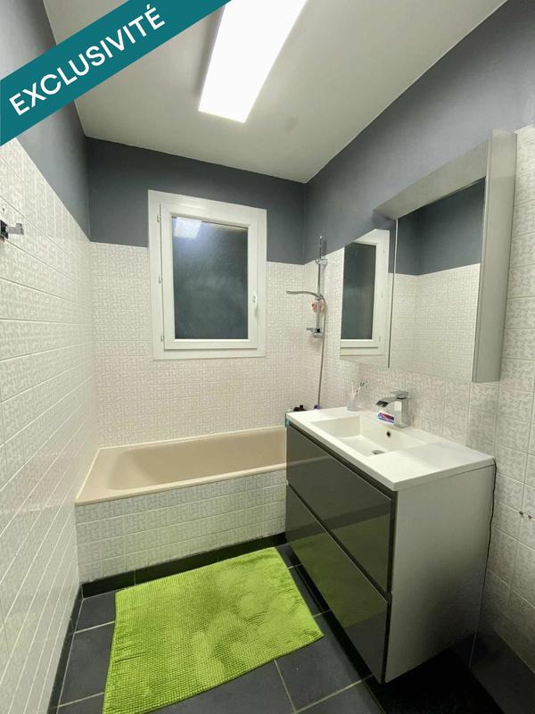 Maison - 121 m² - 8 pièces