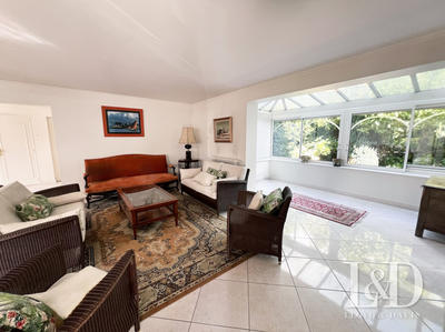 Maison - 240 m² - 10 pièces