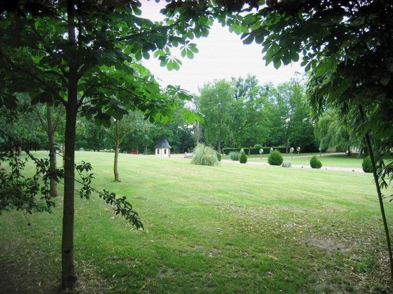 Local commercial - 1 050 m² - 10 pièces