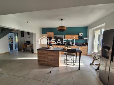 Maison - 222 m² - 6 pièces