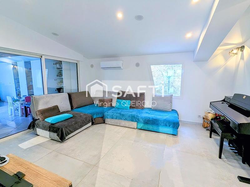 Villa - 252 m² - 9 pièces