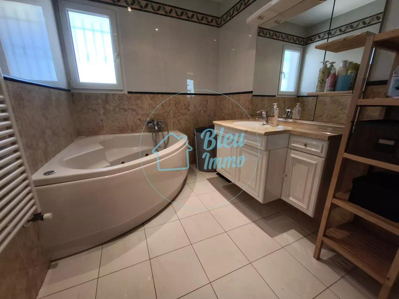 Villa - 183 m² - 6 pièces