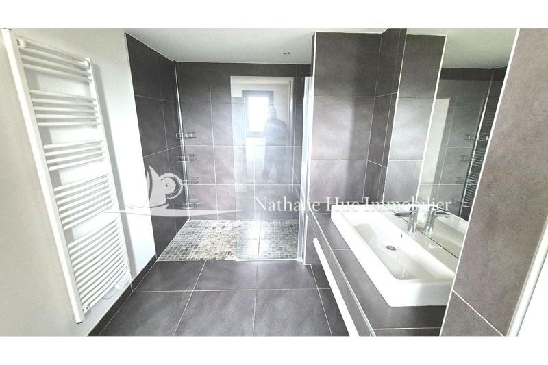 Propriété - 213 m² - 4 pièces