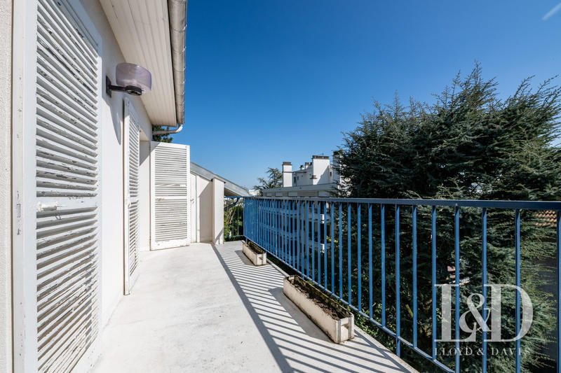 Maison - 183 m² - 9 pièces