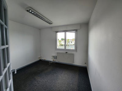 Bureau - 67 m² - 4 pièces