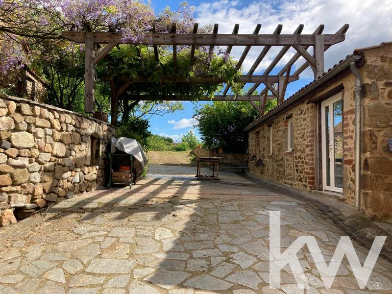 Maison en pierre - 247 m² - 7 pièces