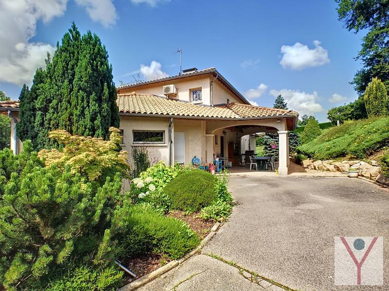 Maison - 258 m² - 7 pièces