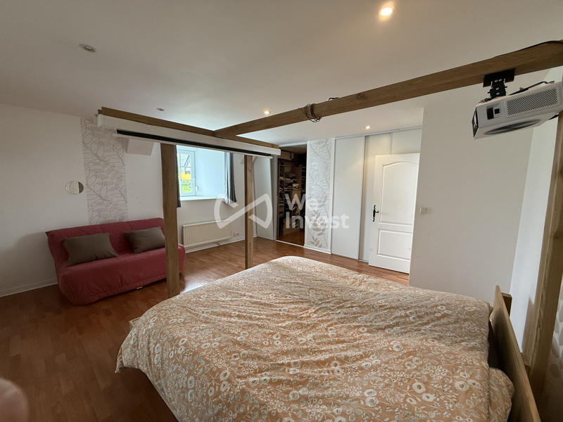 Maison - 270 m² - 9 pièces