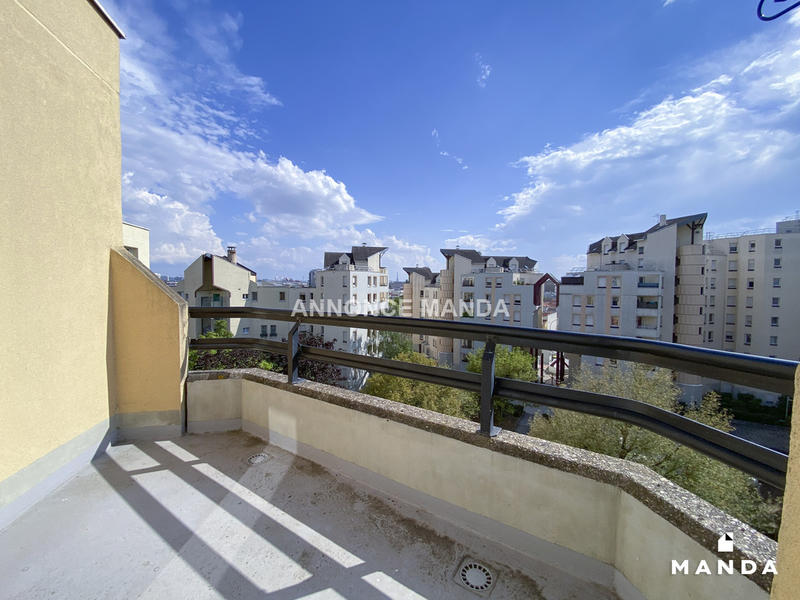 Chambre - 71 m² - 5 pièces