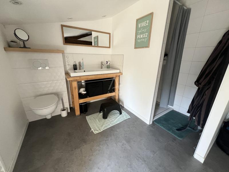 Maison - 184 m² - 8 pièces