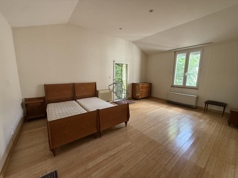 Maison - 236 m² - 7 pièces