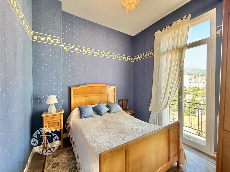 Villa - 219 m² - 10 pièces