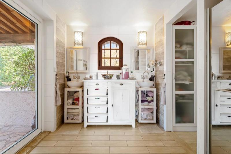 Mas - 262 m² - 7 pièces