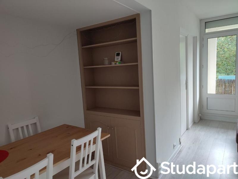 Chambre - 9 m² - 1 pièce