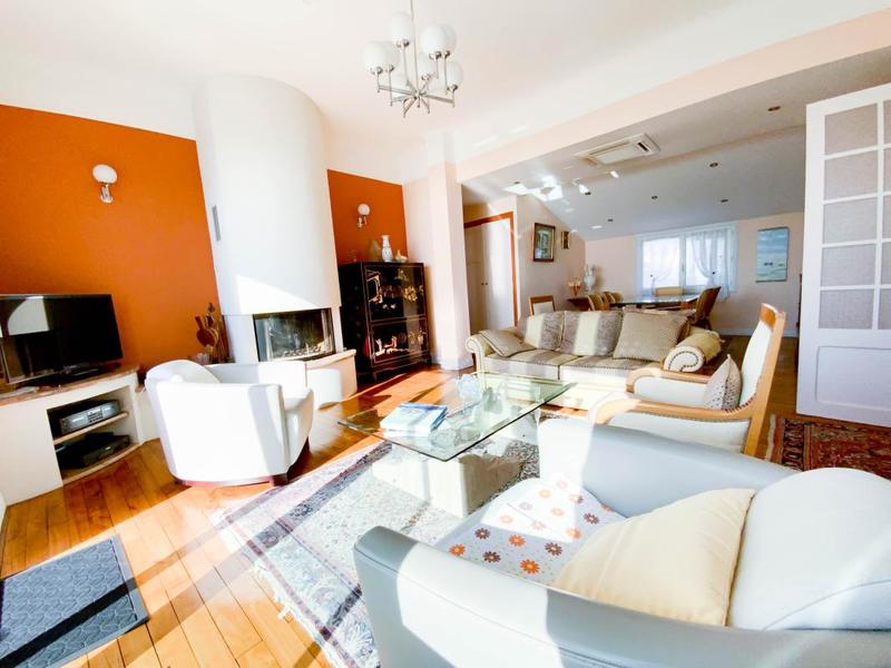 Demeure - 265 m² - 10 pièces