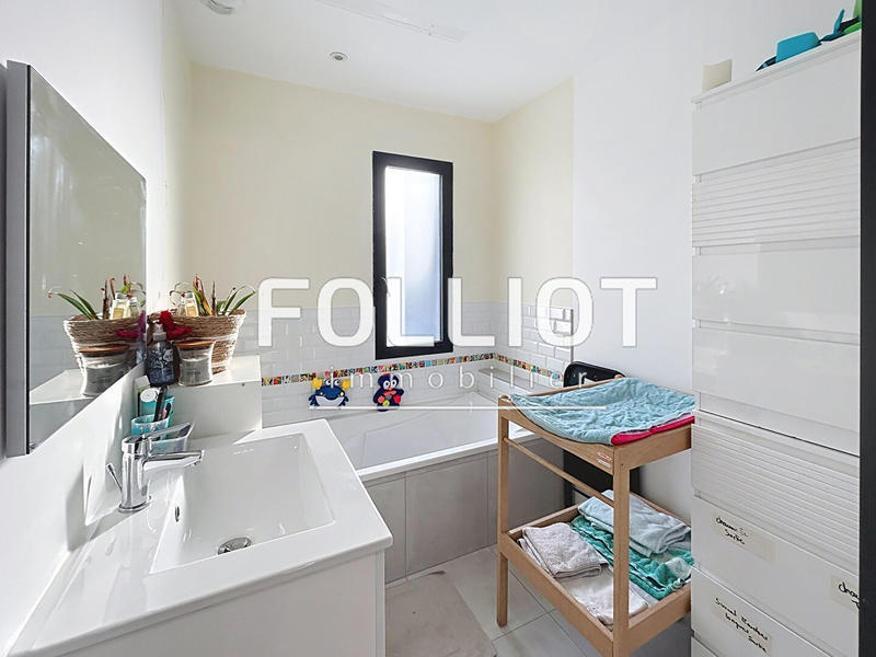 Maison - 122 m² - 5 pièces