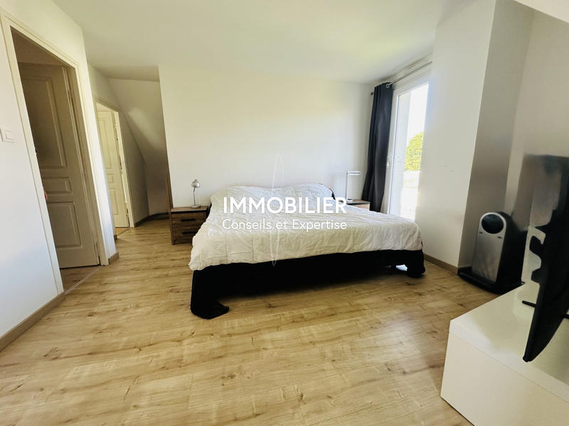 Maison traditionnelle - 163 m² - 6 pièces