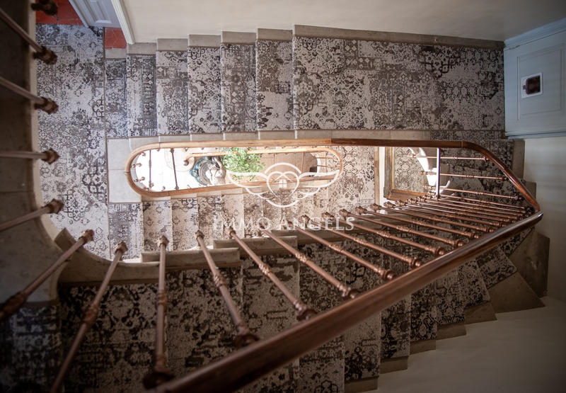 Château - 1 400 m² - 38 pièces