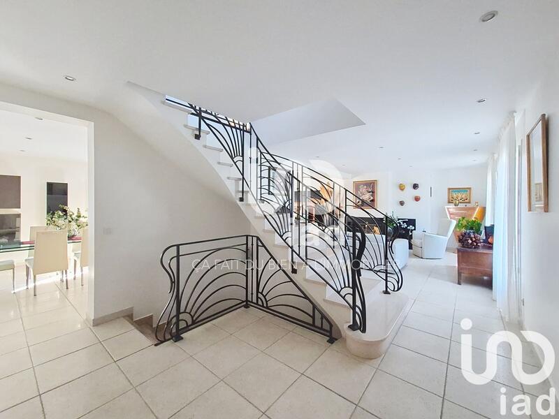 Maison - 280 m² - 7 pièces