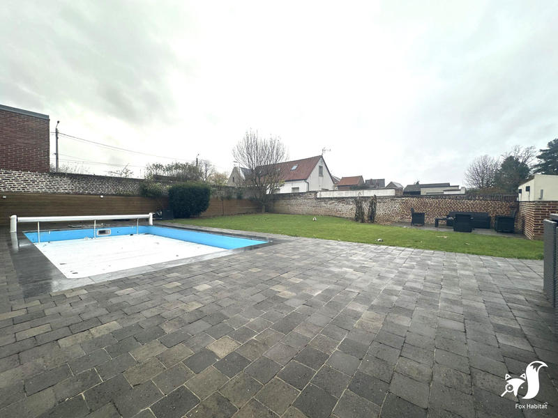 Maison - 245 m² - 8 pièces