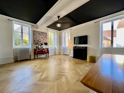 Maison - 148 m² - 7 pièces