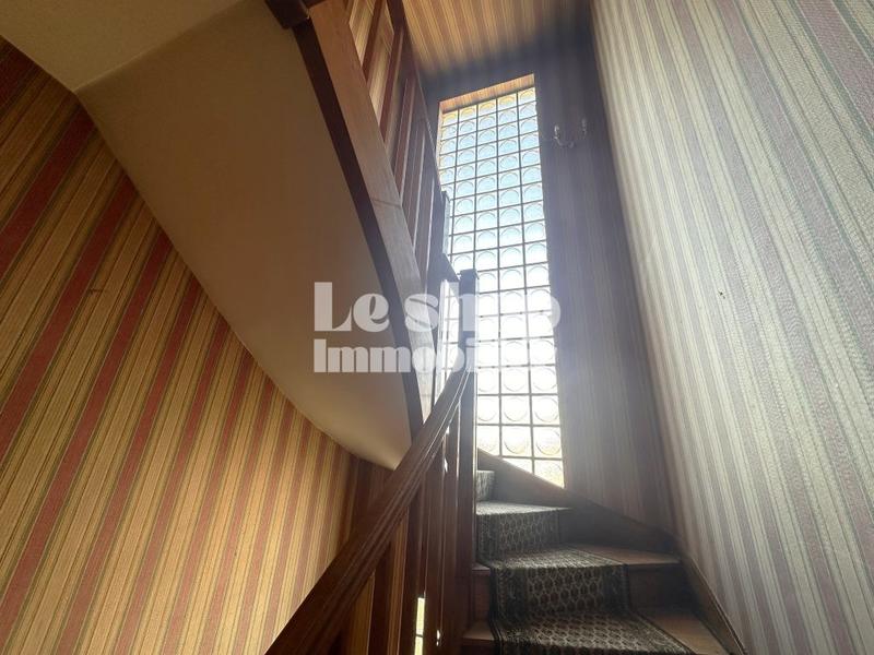 Maison - 190 m² - 9 pièces