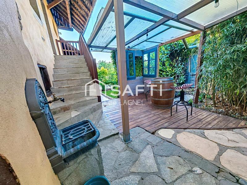 Maison - 180 m² - 9 pièces